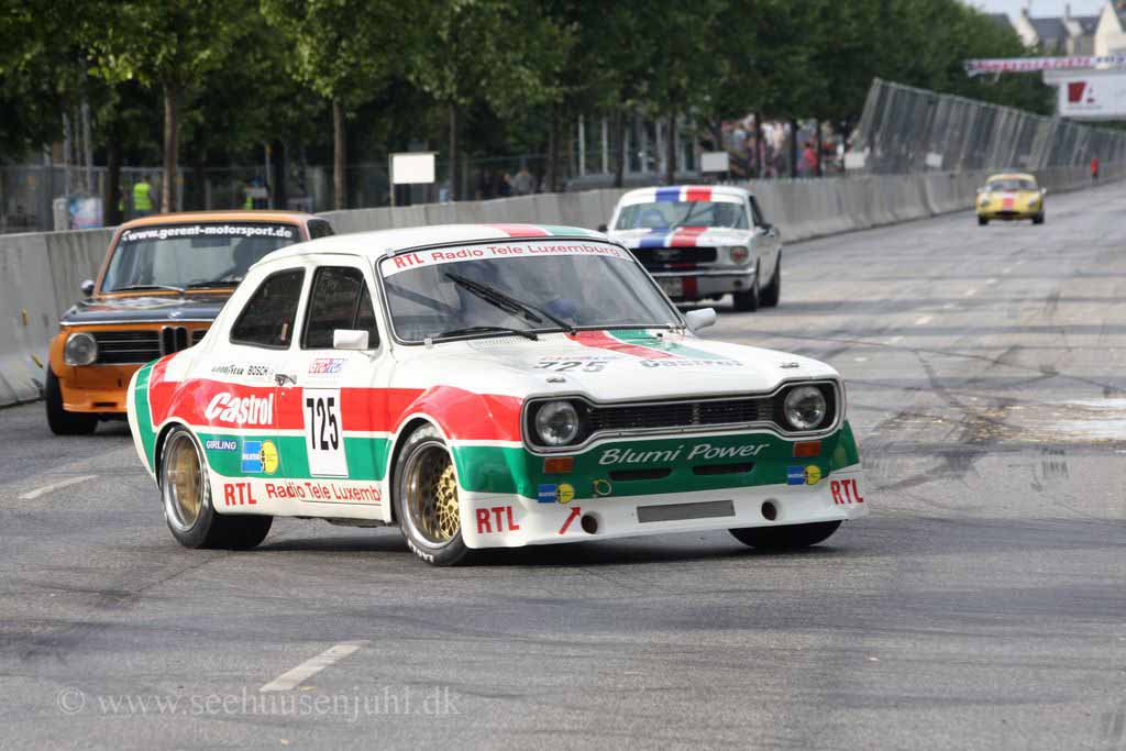 Ford Escort RS<br>1971 BMW 2002ti