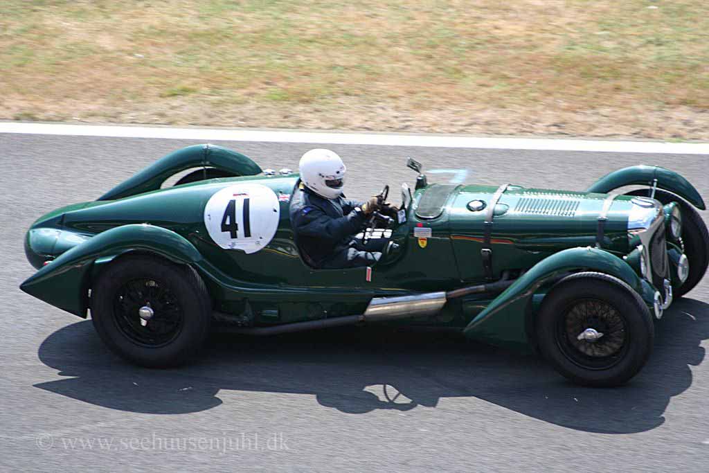 41 Mark Butterworth / Lagonda V12 Le Mans 1938