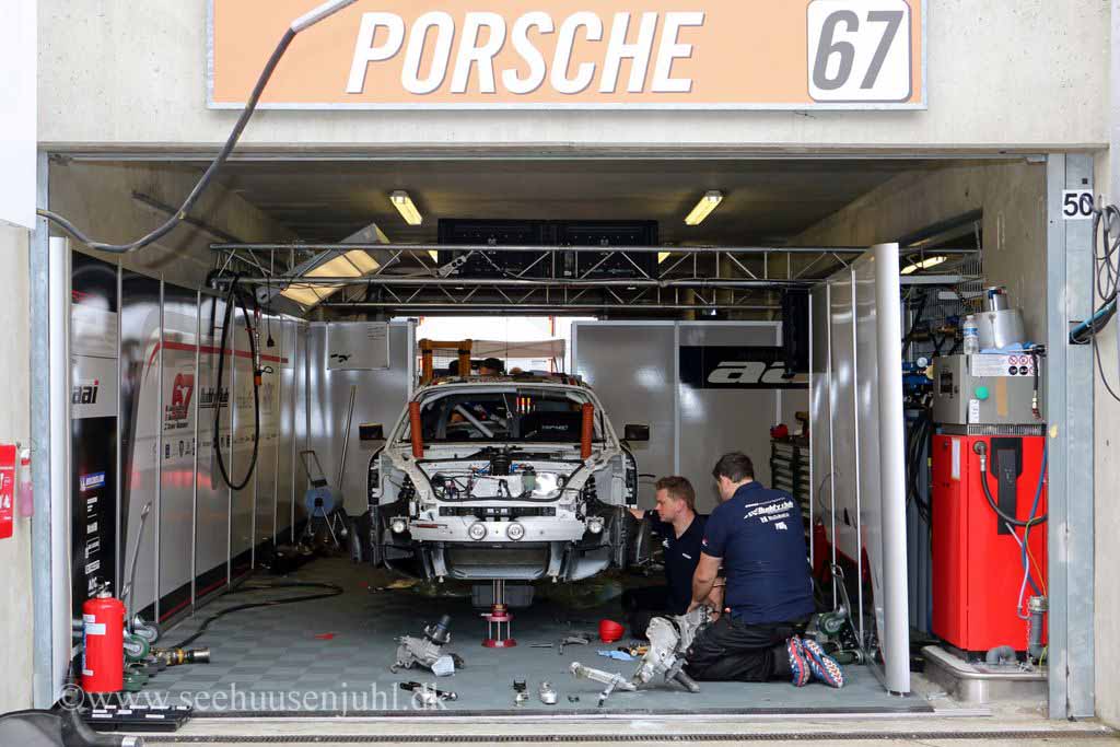 PORSCHE 911 GT3 RSR (997) No.67